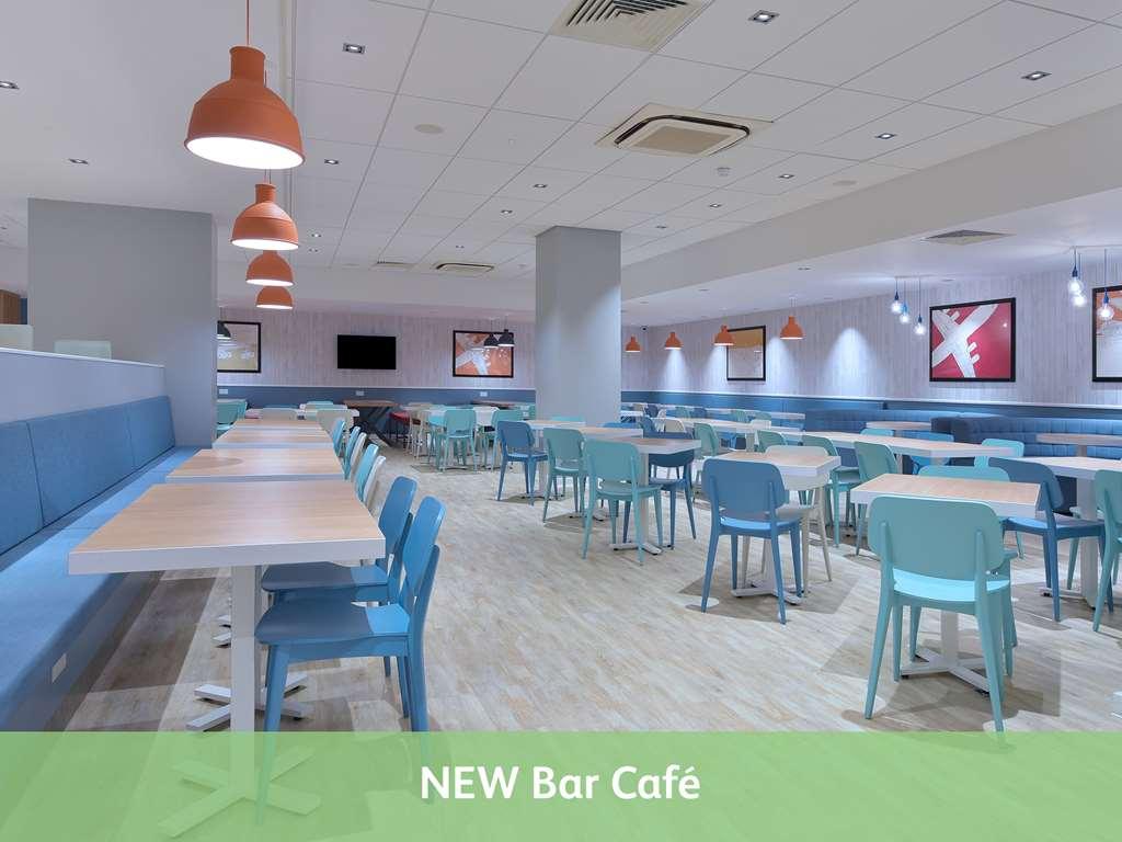 Mercure London Gatwick Airport Горлі Ресторан фото