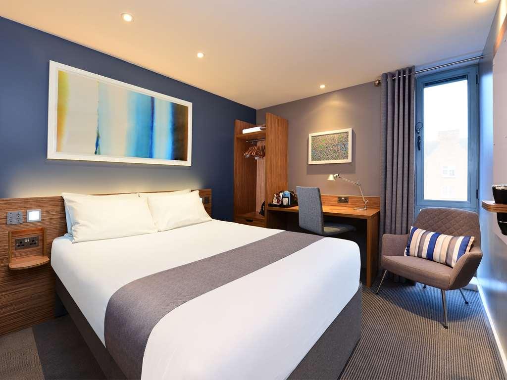 Mercure London Gatwick Airport Горлі Номер фото