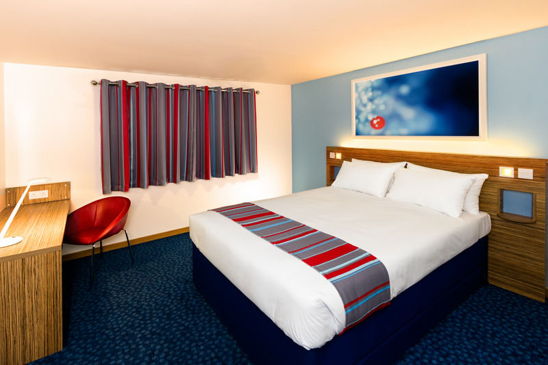 Mercure London Gatwick Airport Горлі Екстер'єр фото