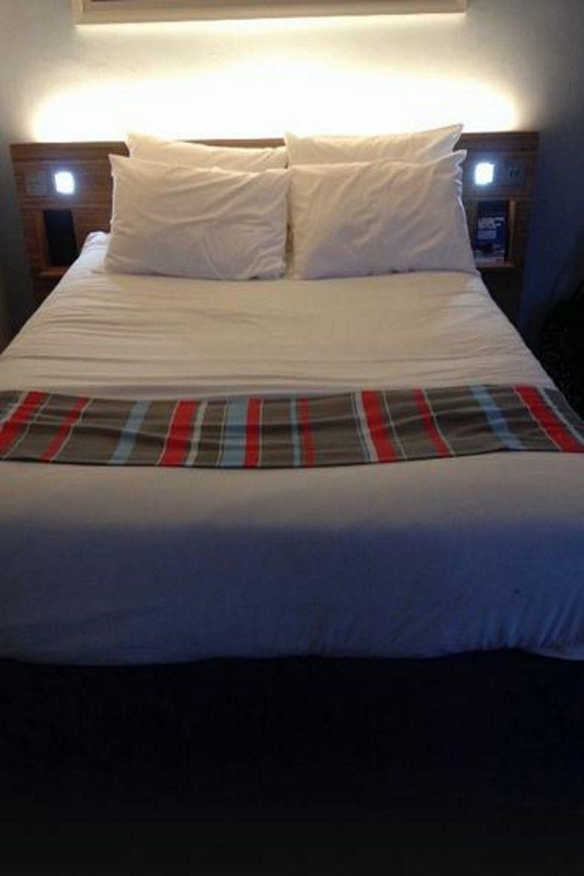 Mercure London Gatwick Airport Горлі Екстер'єр фото