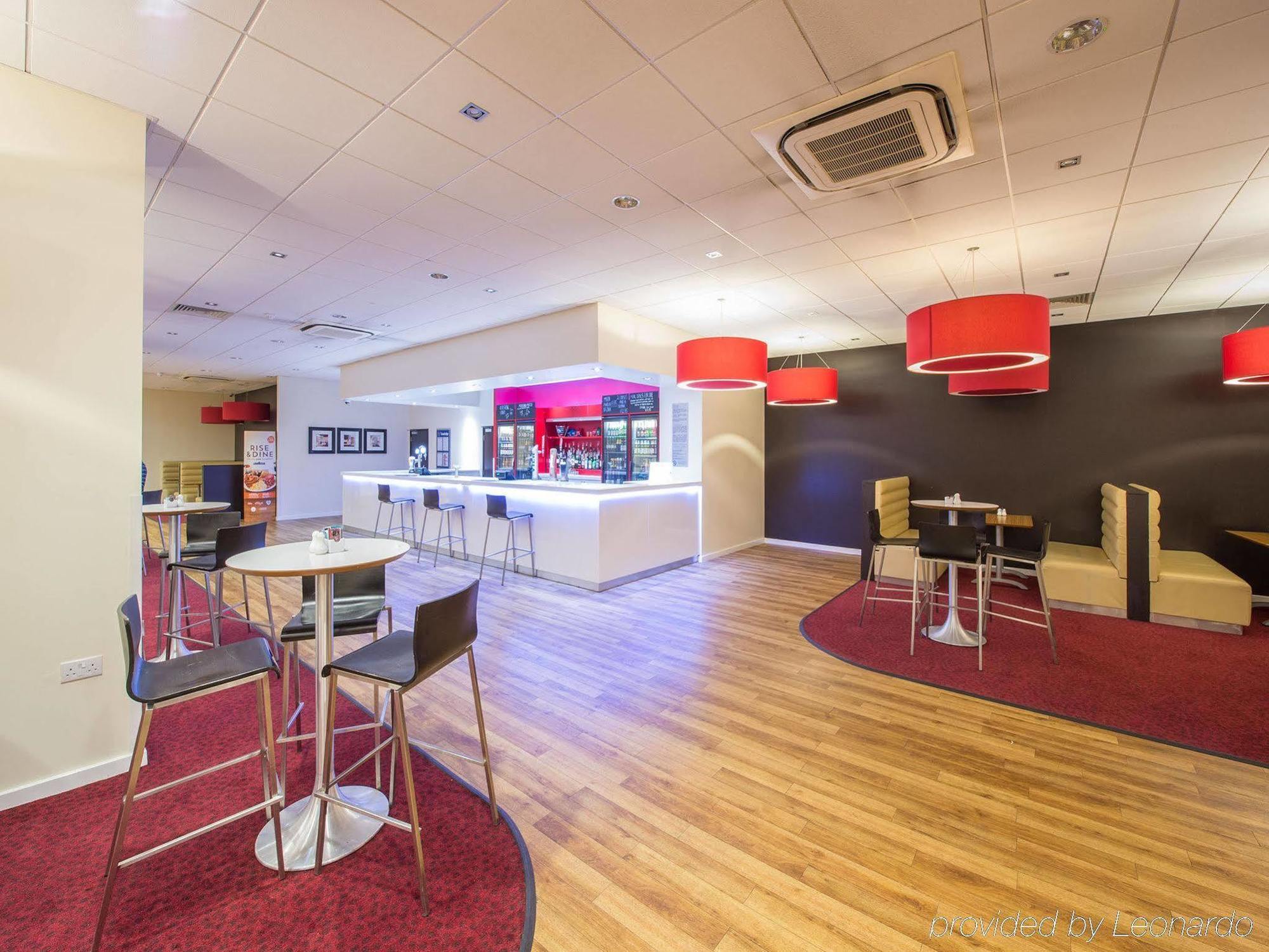 Mercure London Gatwick Airport Горлі Екстер'єр фото