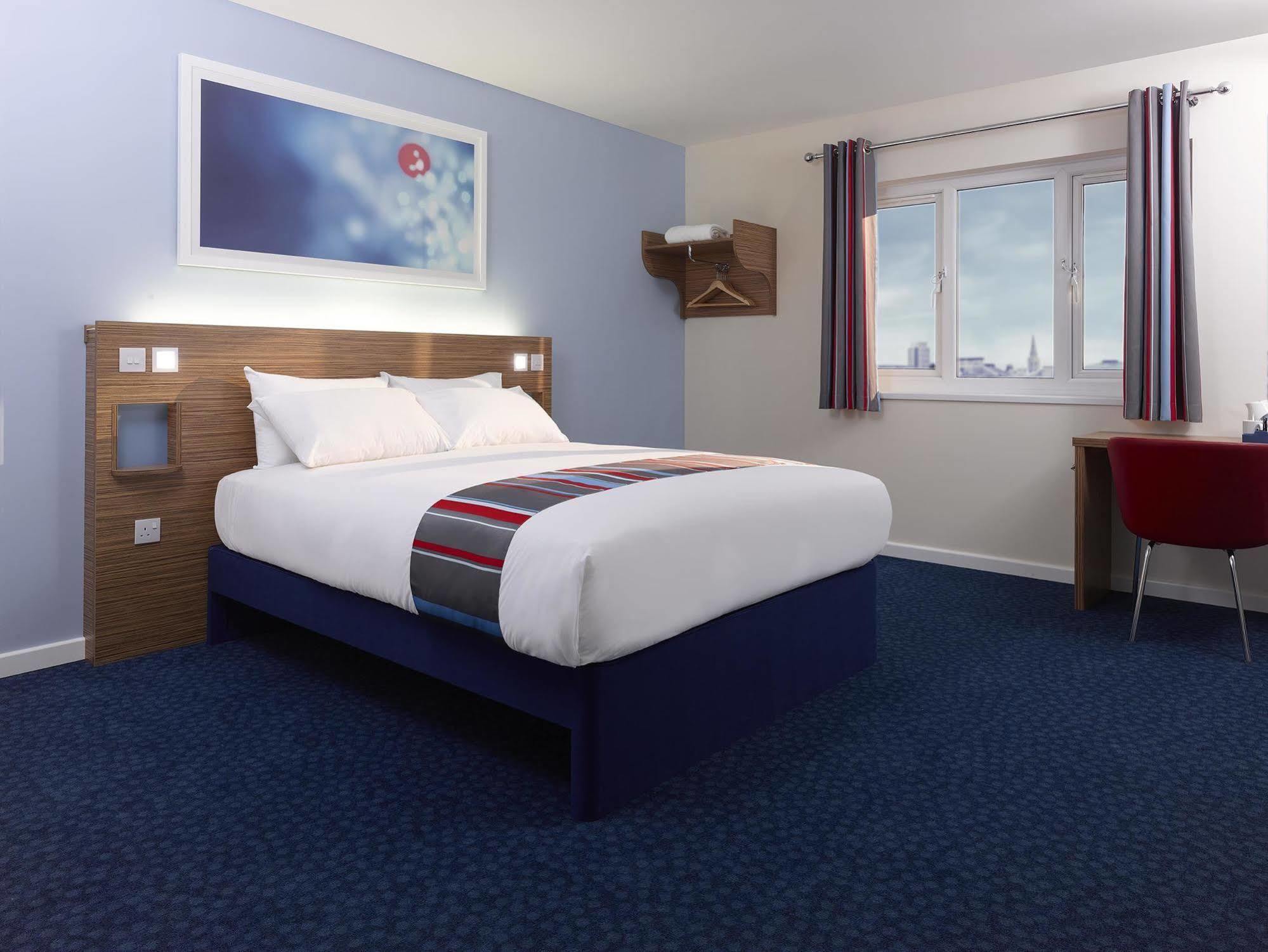 Mercure London Gatwick Airport Горлі Екстер'єр фото
