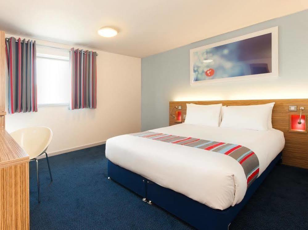Mercure London Gatwick Airport Горлі Екстер'єр фото